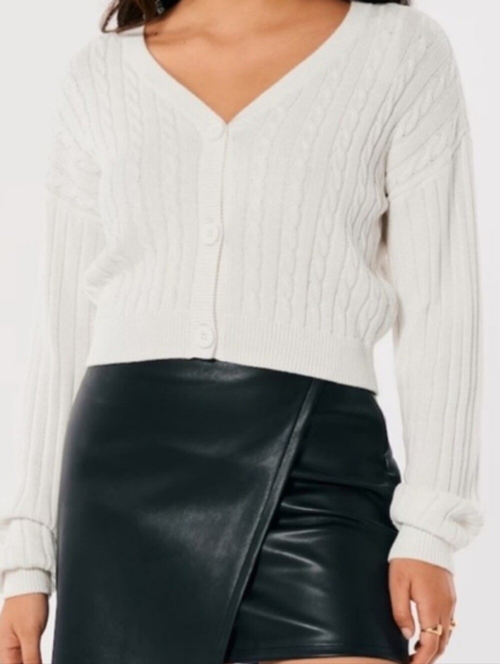 Hollister Cropped V-Neck Cable Knit Cardigan Sweater XS